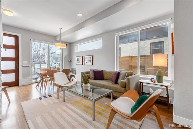 Foto del edificio - 556 Madison St