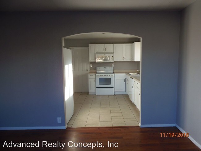 Building Photo - 3 br, 1 bath House - 1045 Montrose Avenue