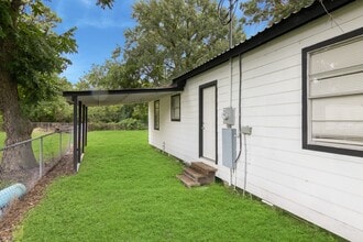 Building Photo - 406 Bardash St