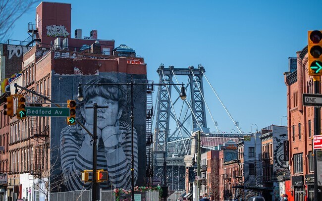 Foto del edificio - 329 Broadway