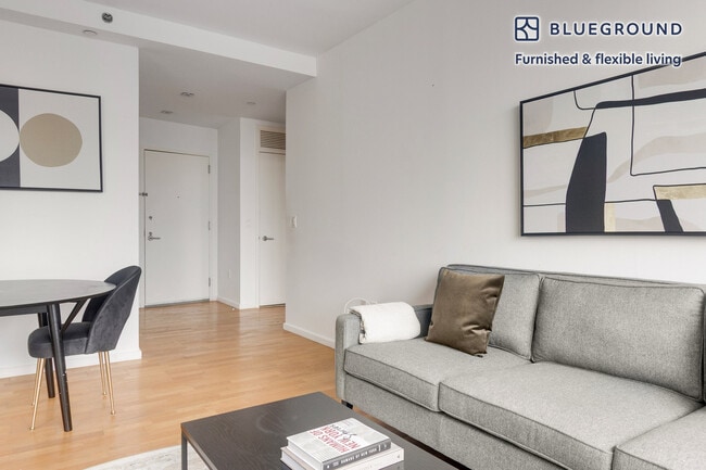 Foto del edificio - 635 W 42nd St