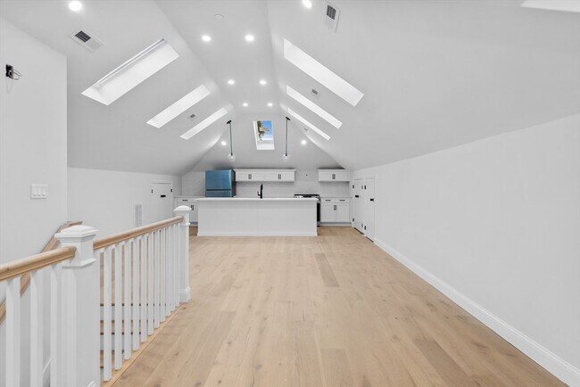 Building Photo - 57 Nottinghill Rd