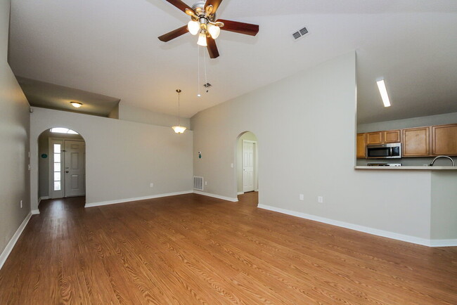 Foto del edificio - 3235 Hunters Chase Loop