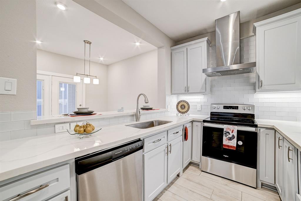 Primary Photo - 7481 Brompton St