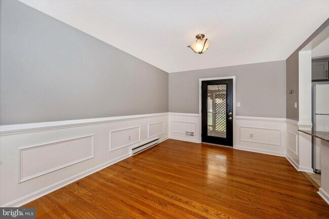 Building Photo - 406 Delaware Rd