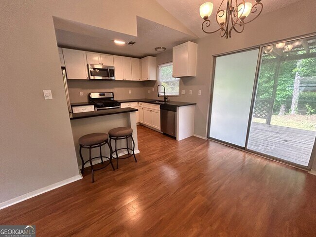 Building Photo - 275 Birch Rill Dr