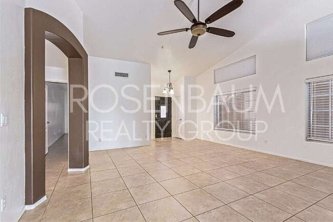 Foto del edificio - Gorgeous 3-bedrooms, 2-baths home in the d...