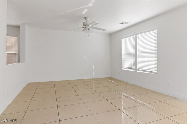 Foto del edificio - 7452 Wine Creek St