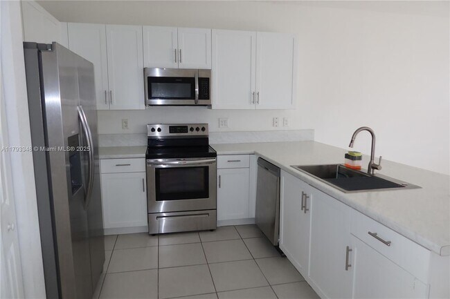 Foto del edificio - 18240 SW 148th Rd