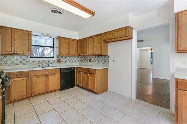 Building Photo - 185 Tchefuncte Dr