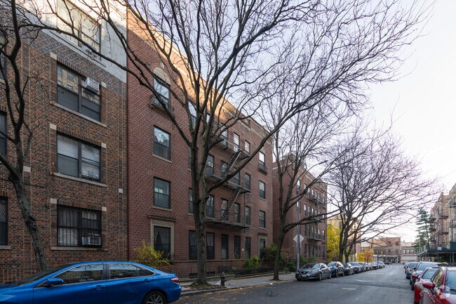 Building Photo - 375 Lincoln Pl