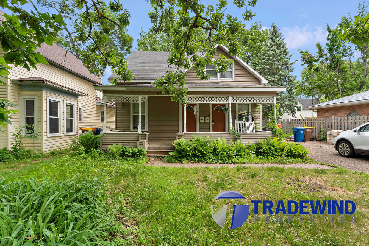 Foto principal - 4650 Clark Ave