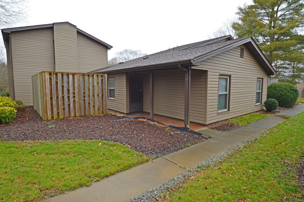 Primary Photo - 502 Pilgrim Ct