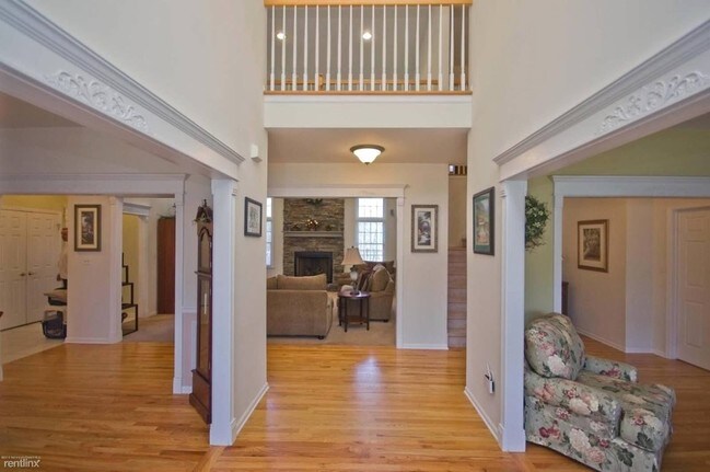 Foto del edificio - 5 Regal Ct