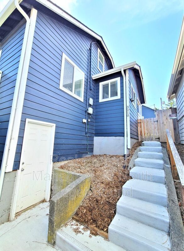 Building Photo - 3210 Lombard Ave