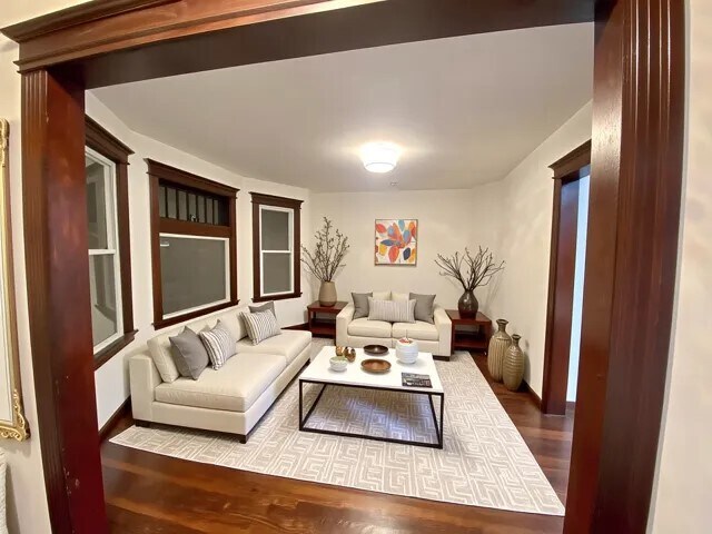 Foto del edificio - 664 Gladstone Ave
