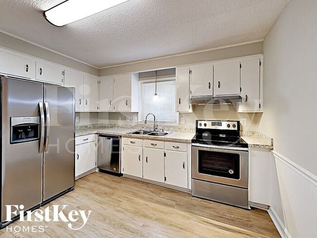 Foto del edificio - 6107 Rockwell Dr