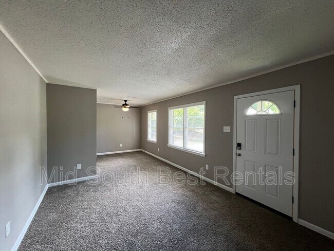 Building Photo - 1762 Carlyle Ave