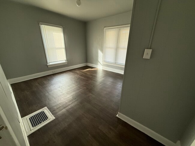 Building Photo - 1035 Durfee Ave