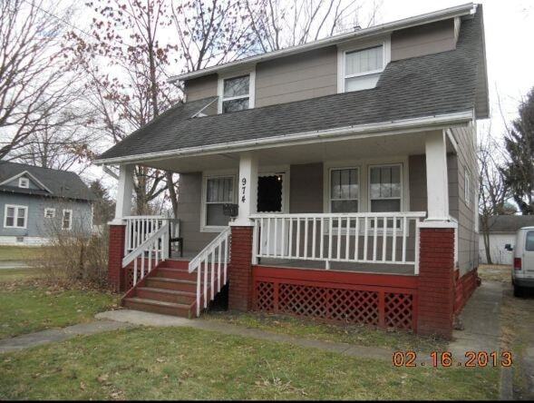 Primary Photo - 974 Lovers Ln