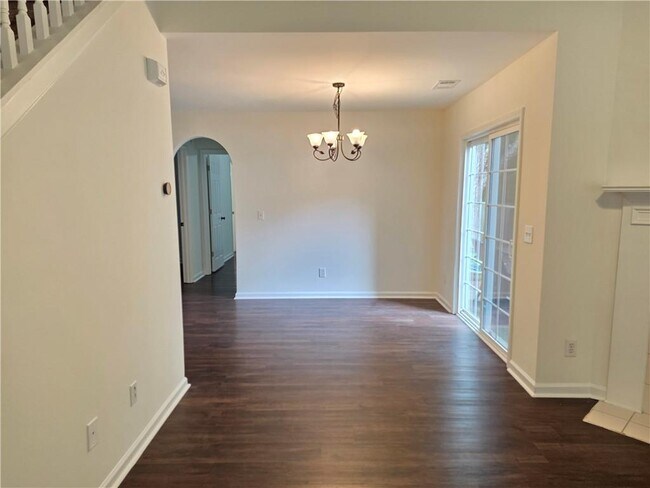 Foto del edificio - 172 Stoneforest Dr