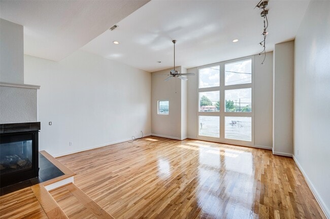 Foto del edificio - 1729 Reinerman St