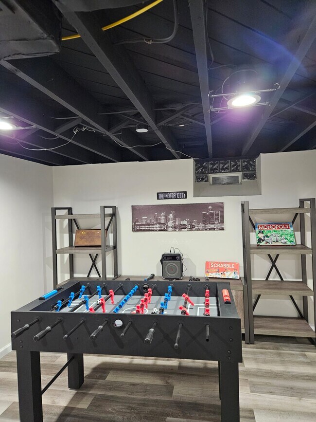 Área de juegos - 2212 Burger St