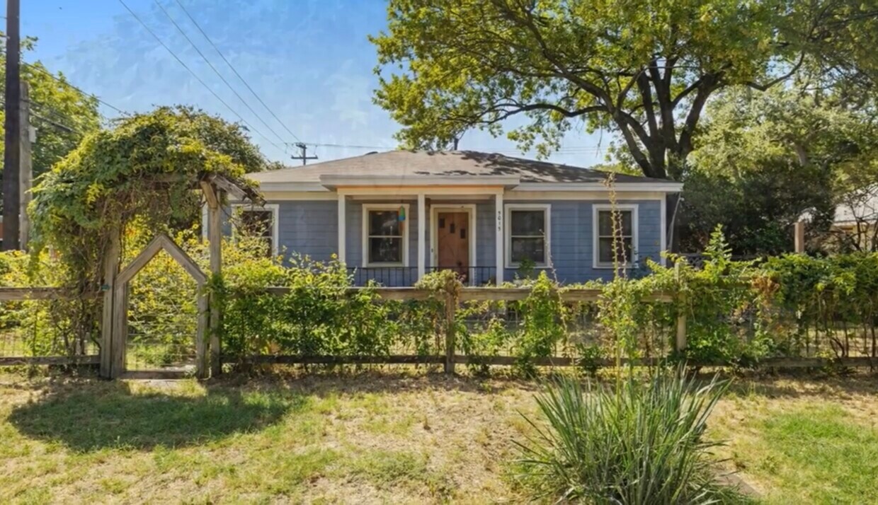 Primary Photo - 5015 Avenue G