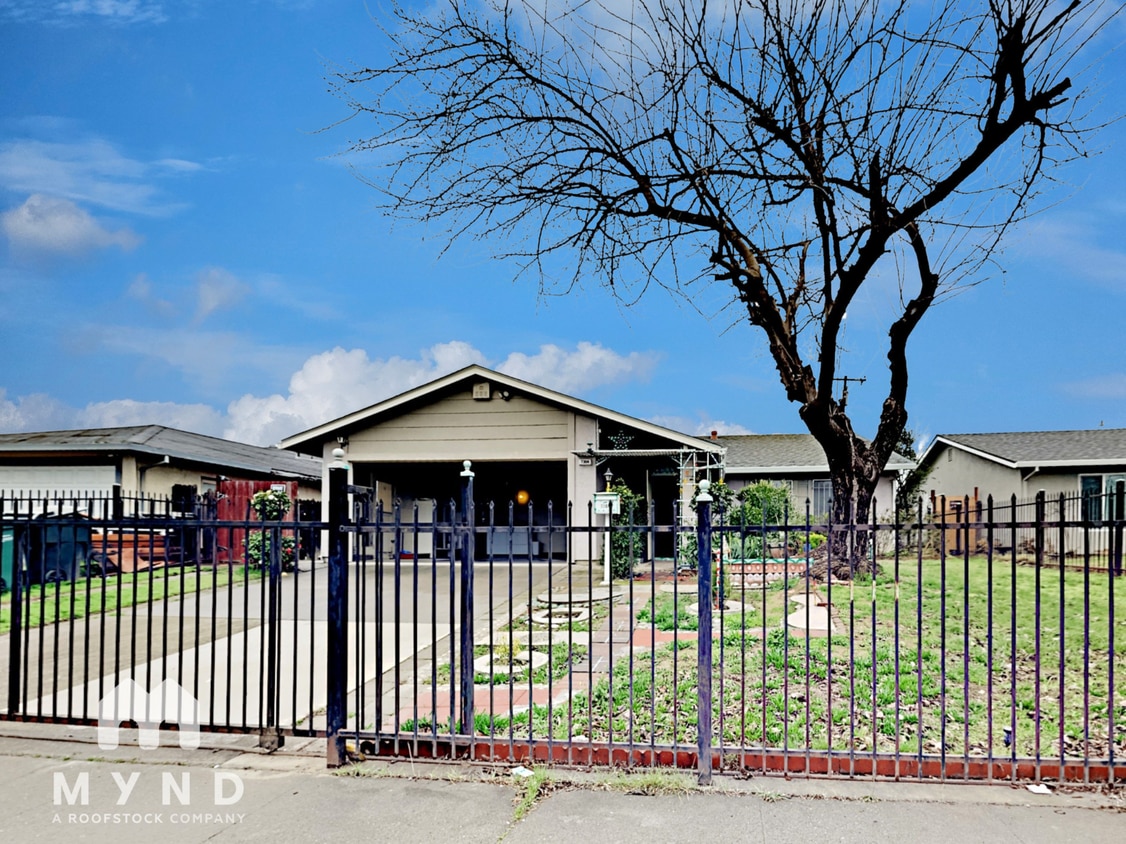 Primary Photo - 7304 Lawnwood Dr