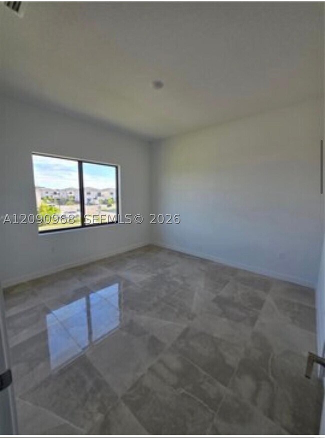 Foto del edificio - 1305 NW 4th Ave