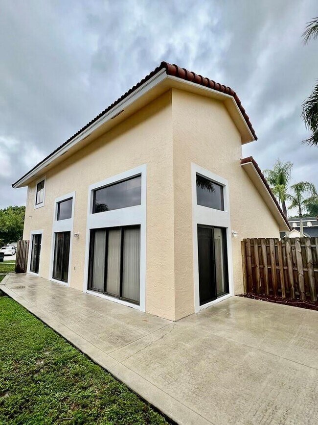 Building Photo - 13769 Yarmouth Dr