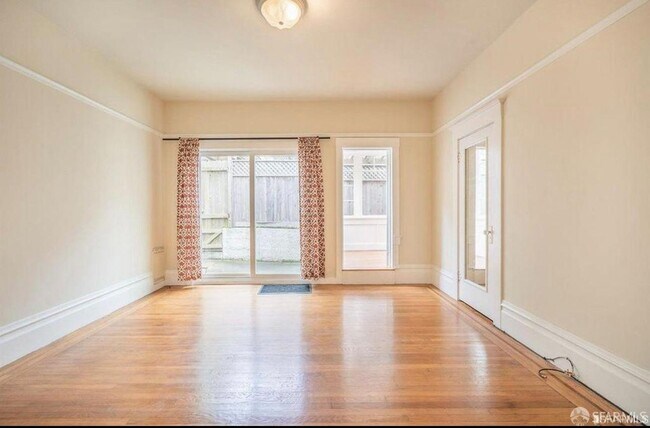 Building Photo - 657 Ulloa St