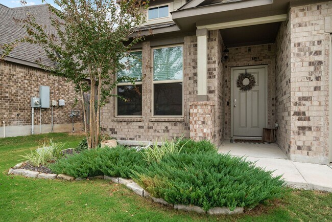 Foto del edificio - Charming Home Awaits: Spacious & Modern Li...