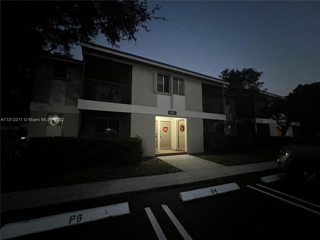 Building Photo - 502 Gardens Dr