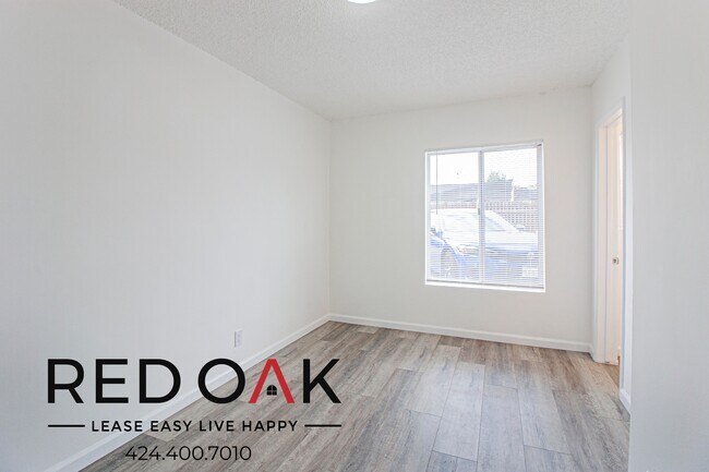 Foto del edificio - 11823 Lakewood Blvd