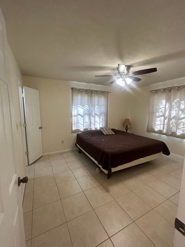 Foto del edificio - 2724 NW 44th Pl