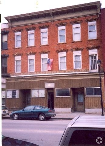 Building Photo - 44 Main St