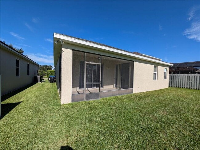 Building Photo - 5281 Los Palma Vista Dr