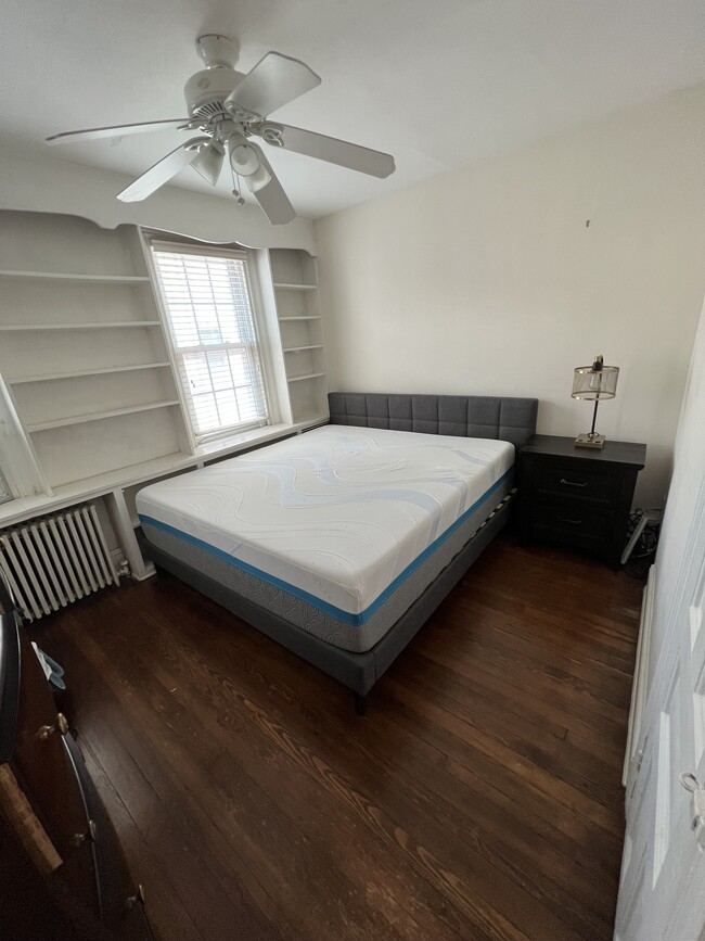 Master bedroom (king size bed for scale) - 3 Terrace Ct NE