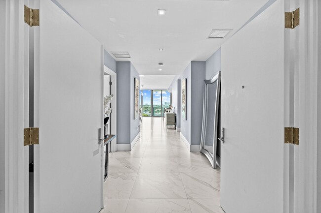 Building Photo - 701 N Fort Lauderdale Beach Blvd