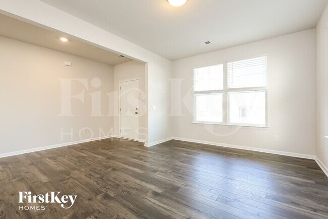 Foto del edificio - 558 Hillpark Ln