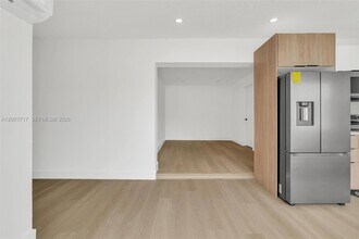 Building Photo - 1611 NE 50th Ct