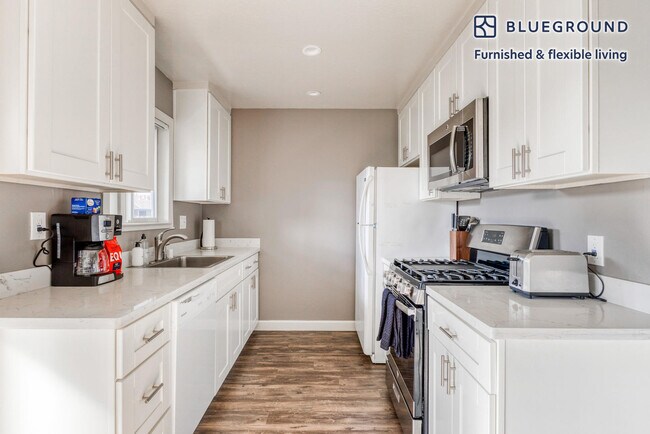 Foto del edificio - 465 Calderon Ave