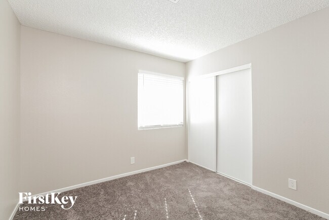 Building Photo - 3336 Surfline Dr