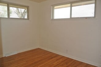 Building Photo - 5561 Niagara St