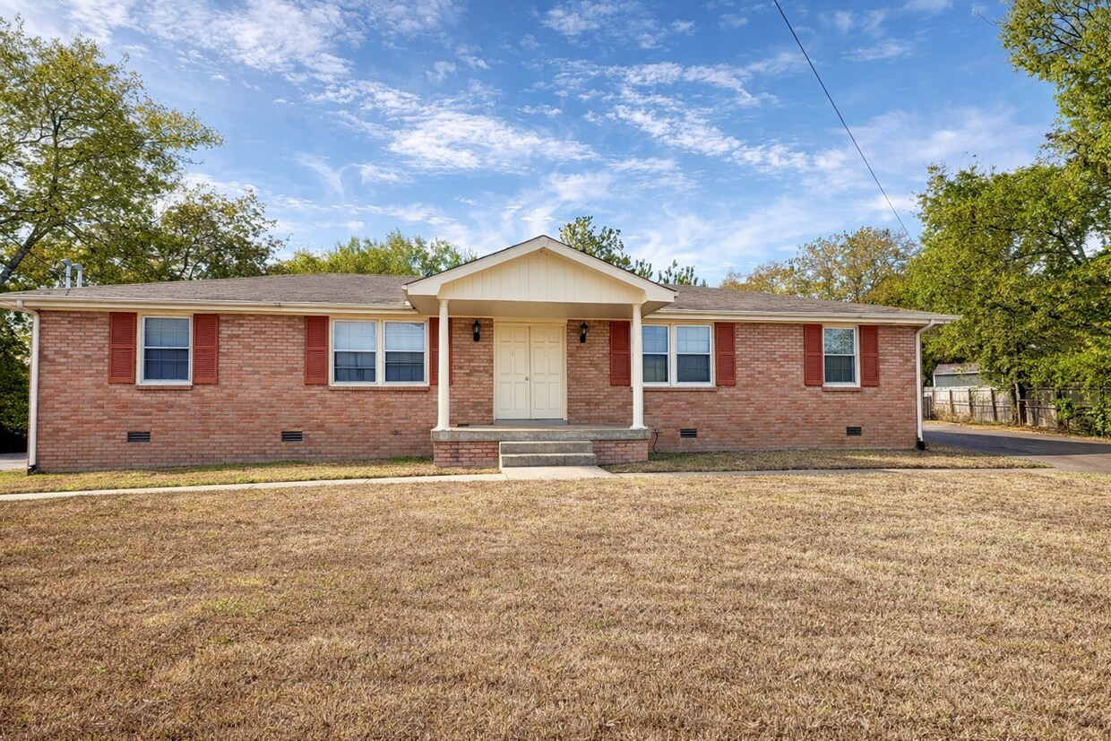 Photo - 102 Susan Ct