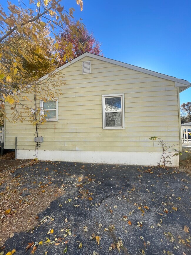 Foto del edificio - 9145 Loganberry Ln