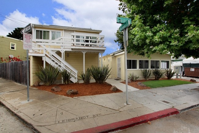 Building Photo - 150-152 C Leibrandt Ave