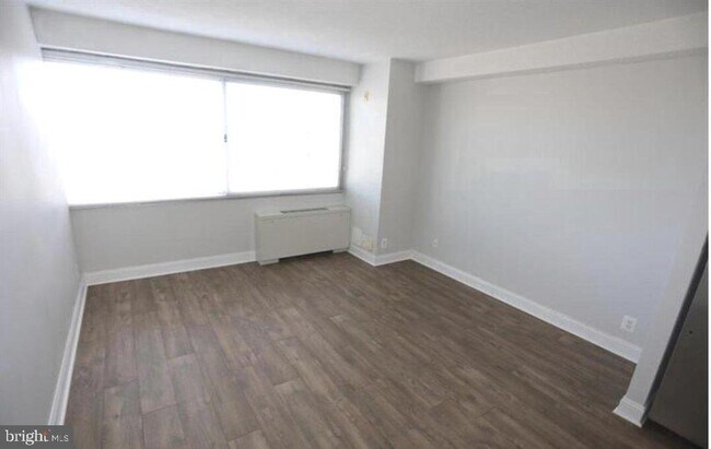 Foto del edificio - 5500 Friendship Blvd