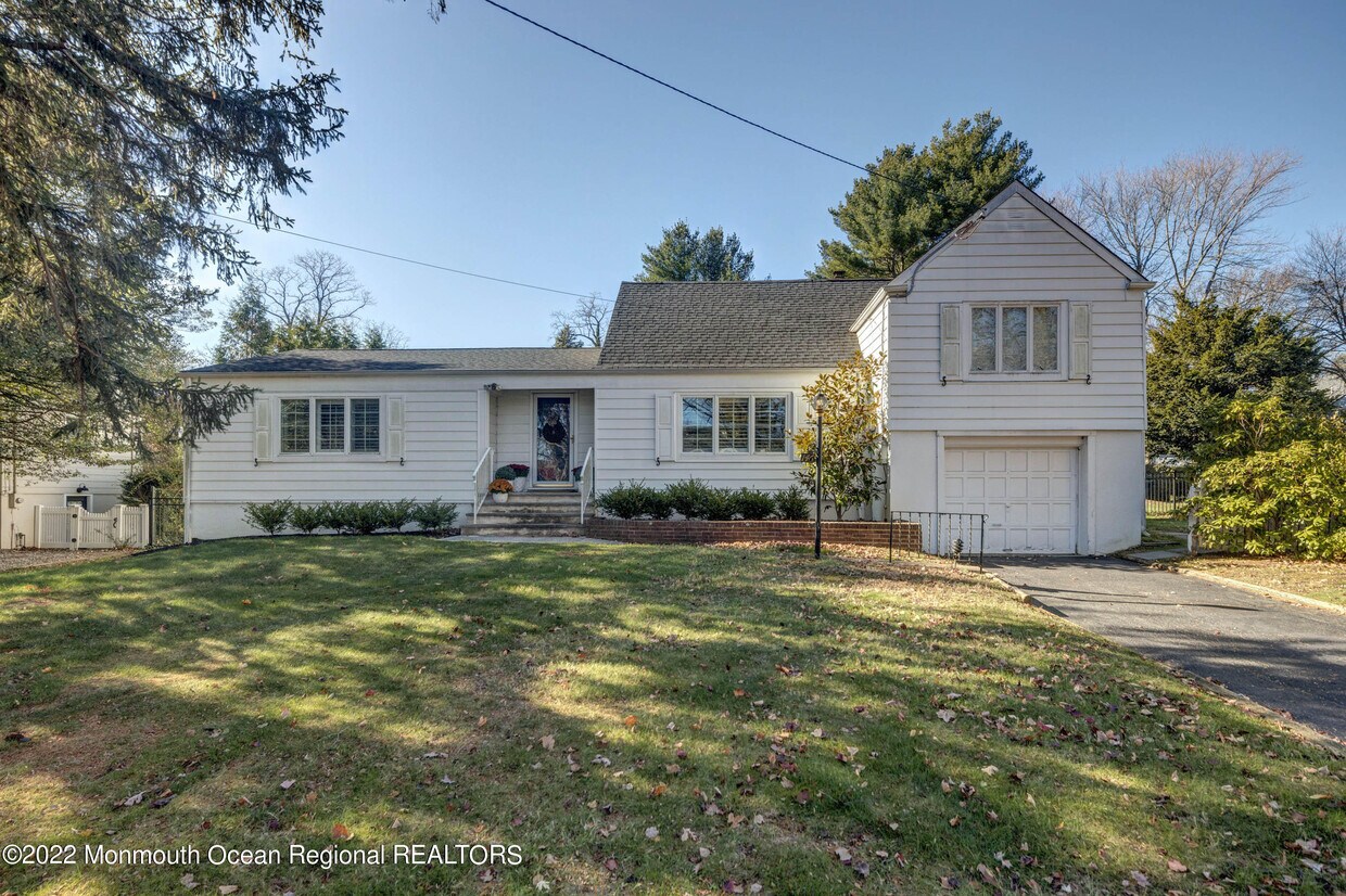 Primary Photo - 146 Park Ave
